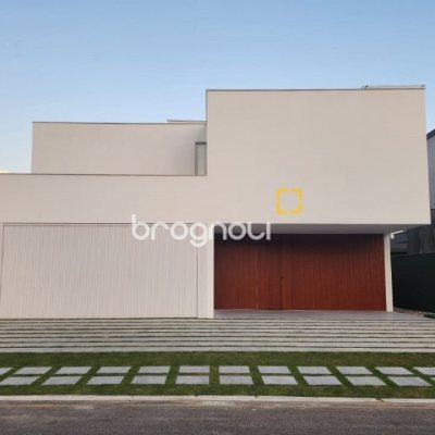 Casa de Condomínio com 297m², 4 quartos (sendo 4 suítes), 6 garagens, no bairro Rio Vermelho em Florianópolis