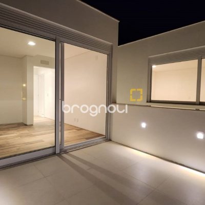 Casa de Condomínio com 297m², 4 quartos (sendo 4 suítes), 6 garagens, no bairro Rio Vermelho em Florianópolis