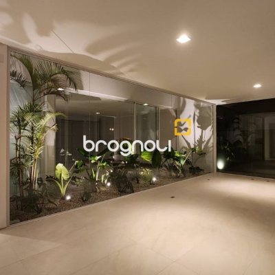 Casa de Condomínio com 297m², 4 quartos (sendo 4 suítes), 6 garagens, no bairro Rio Vermelho em Florianópolis