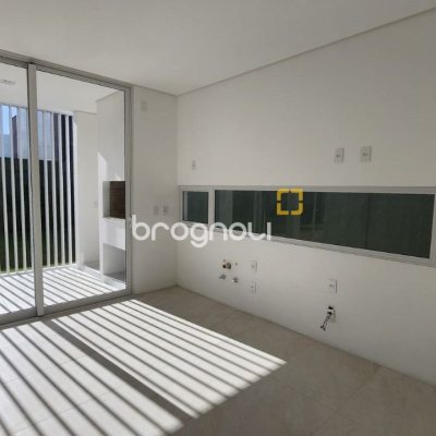Casa de Condomínio com 297m², 4 quartos (sendo 4 suítes), 6 garagens, no bairro Rio Vermelho em Florianópolis