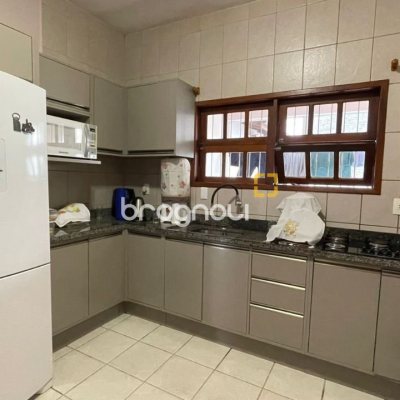 Casa com 122m², 3 quartos (sendo 2 suítes), 2 garagens, no bairro Ingleses em Florianópolis