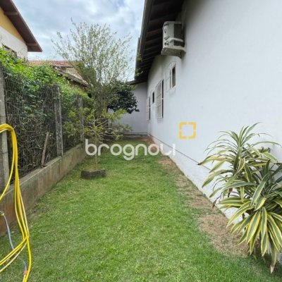 Casa com 122m², 3 quartos (sendo 2 suítes), 2 garagens, no bairro Ingleses em Florianópolis