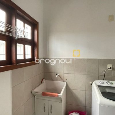 Casa com 122m², 3 quartos (sendo 2 suítes), 2 garagens, no bairro Ingleses em Florianópolis