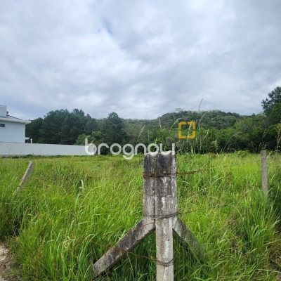 Terreno com 1735m², no bairro Areias em São José