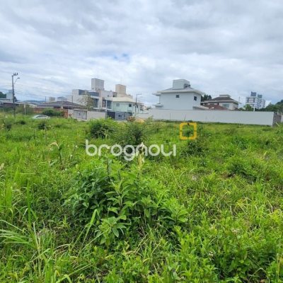 Terreno com 1735m², no bairro Areias em São José