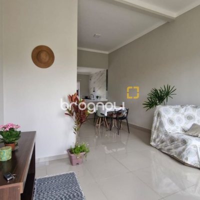 Casa com 80m², 2 quartos (sendo 1 suíte), 1 garagem, no bairro Rio Vermelho em Florianópolis