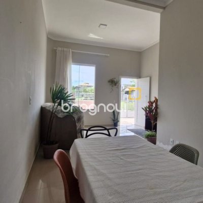 Casa com 80m², 2 quartos (sendo 1 suíte), 1 garagem, no bairro Rio Vermelho em Florianópolis