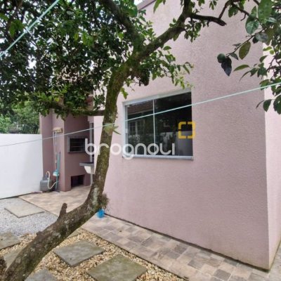 Casa com 80m², 2 quartos (sendo 1 suíte), 1 garagem, no bairro Rio Vermelho em Florianópolis