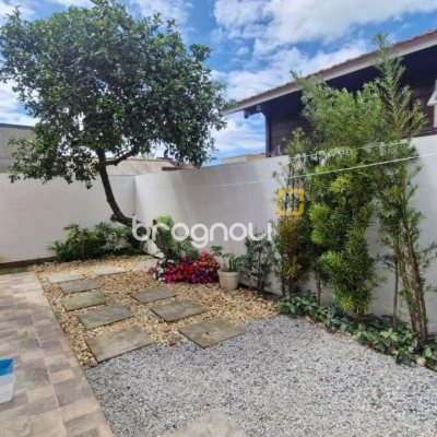 Casa com 80m², 2 quartos (sendo 1 suíte), 1 garagem, no bairro Rio Vermelho em Florianópolis