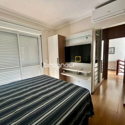 Casa com 121m², 3 quartos (sendo 1 suíte), 2 garagens, no bairro Campeche em Florianópolis