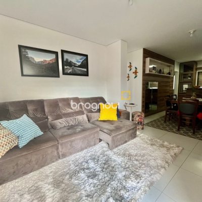 Casa com 121m², 3 quartos (sendo 1 suíte), 2 garagens, no bairro Campeche em Florianópolis