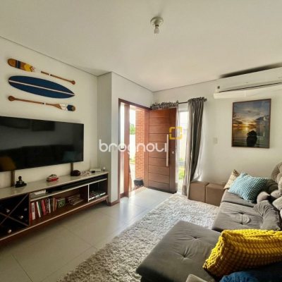 Casa com 121m², 3 quartos (sendo 1 suíte), 2 garagens, no bairro Campeche em Florianópolis