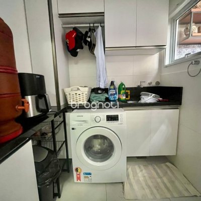 Casa com 121m², 3 quartos (sendo 1 suíte), 2 garagens, no bairro Campeche em Florianópolis