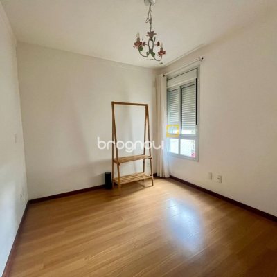 Casa com 121m², 3 quartos (sendo 1 suíte), 2 garagens, no bairro Campeche em Florianópolis