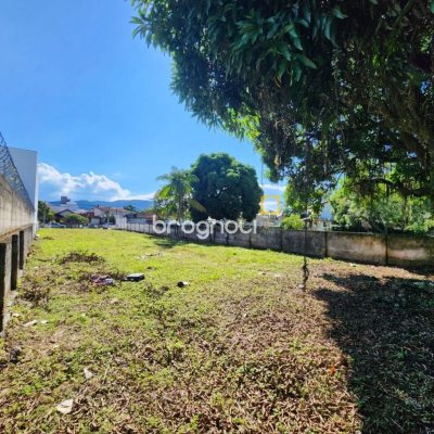 Terreno com 988m², no bairro Jardim Eldorado em Palhoça