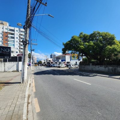Terreno com 988m², no bairro Jardim Eldorado em Palhoça