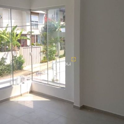 Casa com 96m², 2 quartos, 2 garagens, no bairro Rio Tavares em Florianópolis