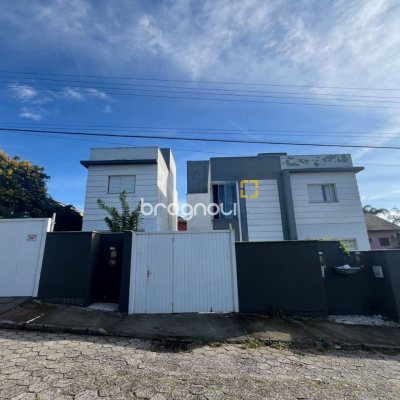 Casa com 96m², 2 quartos, 2 garagens, no bairro Rio Tavares em Florianópolis