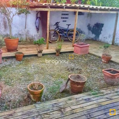 Casa com 96m², 2 quartos, 2 garagens, no bairro Rio Tavares em Florianópolis