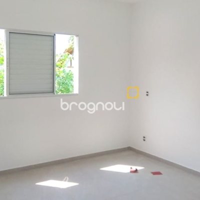 Casa com 96m², 2 quartos, 2 garagens, no bairro Rio Tavares em Florianópolis