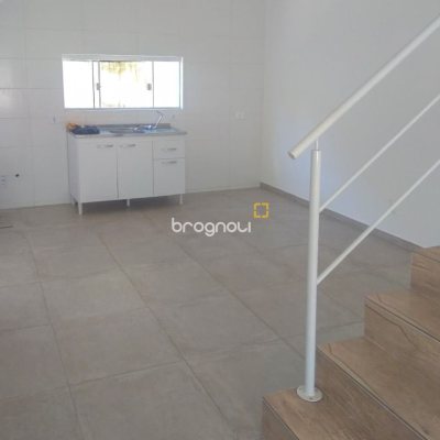 Casa com 96m², 2 quartos, 2 garagens, no bairro Rio Tavares em Florianópolis