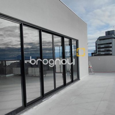Studio com 30m², 1 quarto, 1 garagem, no bairro Centro em Florianópolis