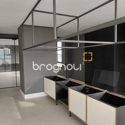 Studio com 30m², 1 quarto, 1 garagem, no bairro Centro em Florianópolis