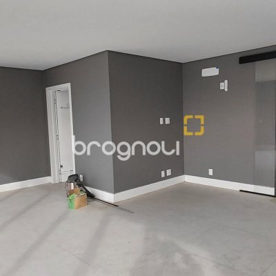 Studio com 30m², 1 quarto, 1 garagem, no bairro Centro em Florianópolis