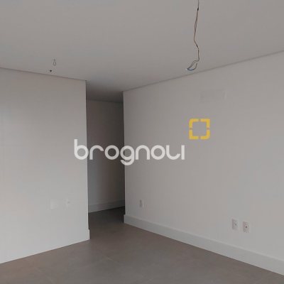 Studio com 30m², 1 quarto, 1 garagem, no bairro Centro em Florianópolis