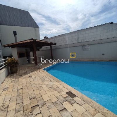 Apartamento com 104m², 3 quartos (sendo 1 suíte), 1 garagem, no bairro Coqueiros em Florianópolis