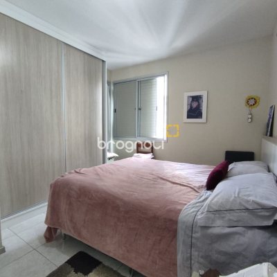Apartamento com 104m², 3 quartos (sendo 1 suíte), 1 garagem, no bairro Coqueiros em Florianópolis