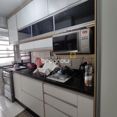 Apartamento com 104m², 3 quartos (sendo 1 suíte), 1 garagem, no bairro Coqueiros em Florianópolis