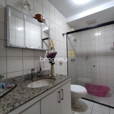 Apartamento com 104m², 3 quartos (sendo 1 suíte), 1 garagem, no bairro Coqueiros em Florianópolis