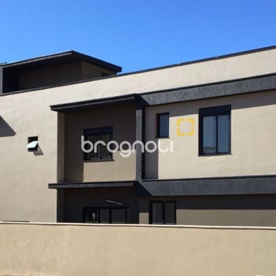 Casa com 180m², 3 quartos (sendo 3 suítes), 2 garagens, no bairro Saco Grande em Florianópolis