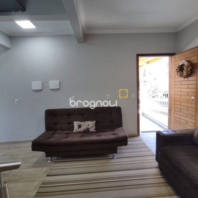 Casa com 104m², 2 quartos, 1 garagem, no bairro Cachoeira do Bom Jesus em Florianópolis