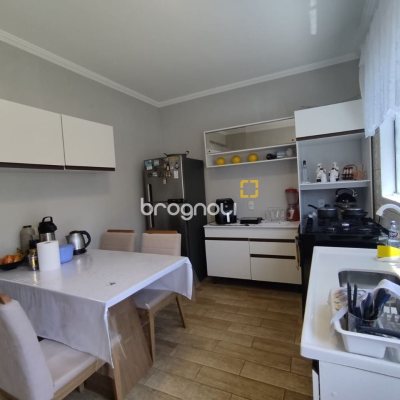 Casa com 104m², 2 quartos, 1 garagem, no bairro Cachoeira do Bom Jesus em Florianópolis