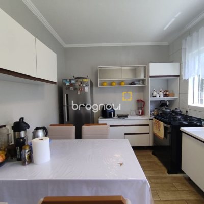Casa com 104m², 2 quartos, 1 garagem, no bairro Cachoeira do Bom Jesus em Florianópolis
