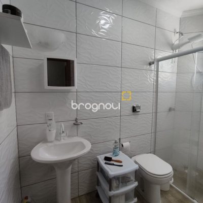 Casa com 104m², 2 quartos, 1 garagem, no bairro Cachoeira do Bom Jesus em Florianópolis