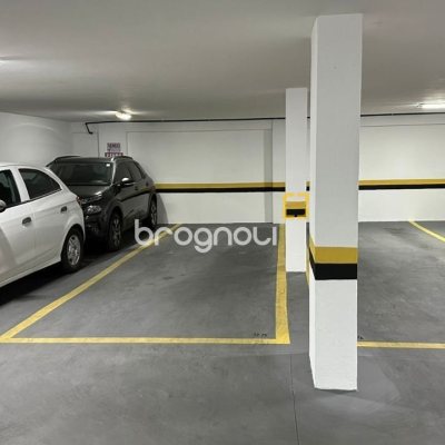 Garagem com 12m², 2 garagens, no bairro Centro em Florianópolis