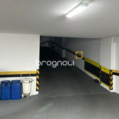 Garagem com 12m², 2 garagens, no bairro Centro em Florianópolis