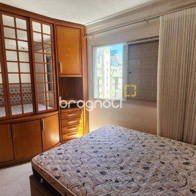 Apartamento com 90m², 3 quartos (sendo 1 suíte), 1 garagem, no bairro Centro em Florianópolis