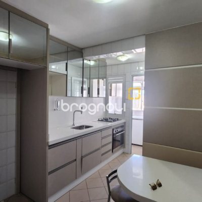 Apartamento com 90m², 3 quartos (sendo 1 suíte), 1 garagem, no bairro Centro em Florianópolis