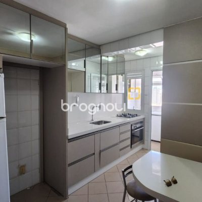 Apartamento com 90m², 3 quartos (sendo 1 suíte), 1 garagem, no bairro Centro em Florianópolis