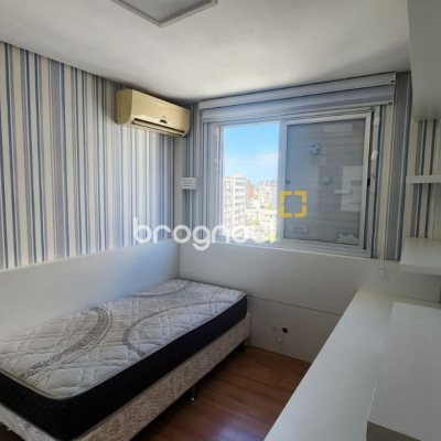 Apartamento com 90m², 3 quartos (sendo 1 suíte), 1 garagem, no bairro Centro em Florianópolis
