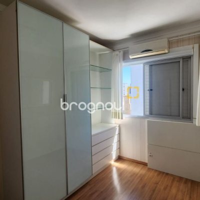 Apartamento com 90m², 3 quartos (sendo 1 suíte), 1 garagem, no bairro Centro em Florianópolis