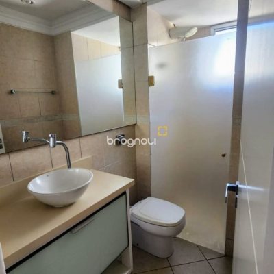 Apartamento com 90m², 3 quartos (sendo 1 suíte), 1 garagem, no bairro Centro em Florianópolis