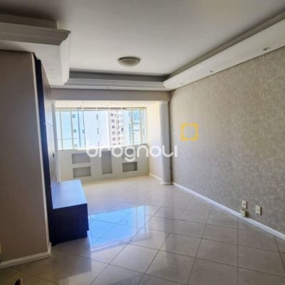 Apartamento com 90m², 3 quartos (sendo 1 suíte), 1 garagem, no bairro Centro em Florianópolis