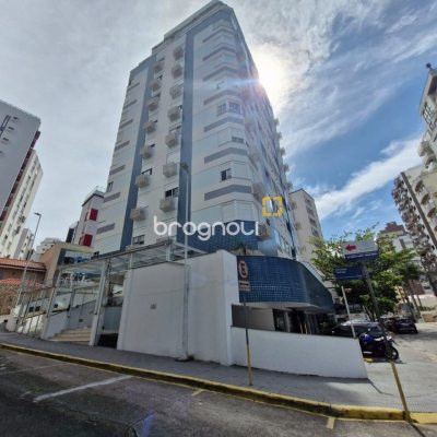 Apartamento com 60m², 2 quartos (sendo 1 suíte), 1 garagem, no bairro Centro em Florianópolis
