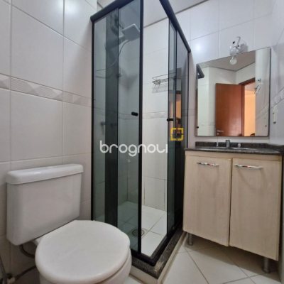 Apartamento com 60m², 2 quartos (sendo 1 suíte), 1 garagem, no bairro Centro em Florianópolis