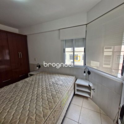 Apartamento com 60m², 2 quartos (sendo 1 suíte), 1 garagem, no bairro Centro em Florianópolis